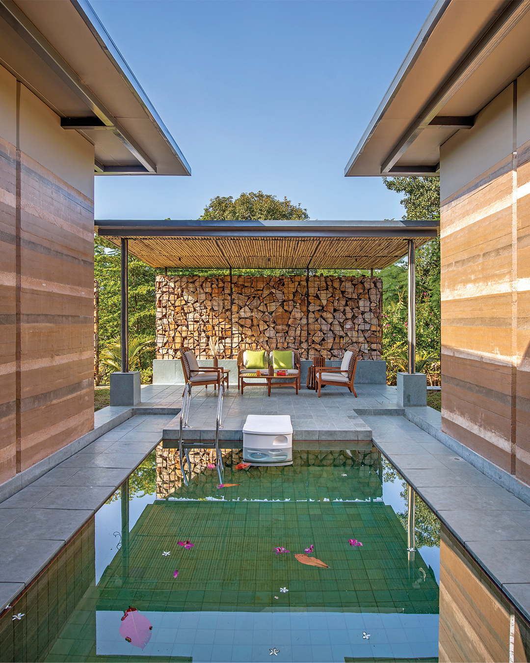 EARTH HOUSE, HALOL, GUJARAT